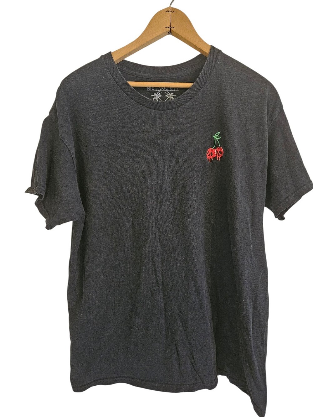 Riot Society Black Short Sleeve Cotton Tee Melting Red Cherry Skulls Sz L